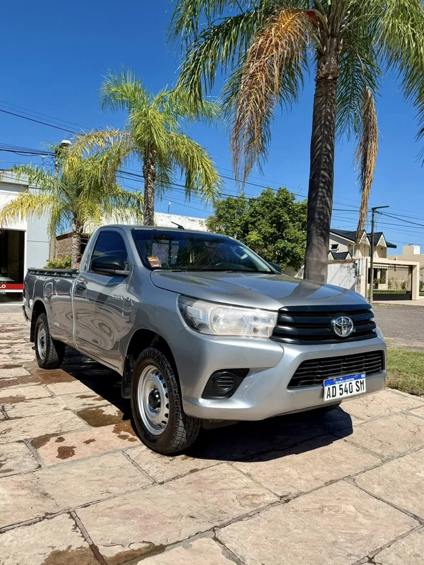 TOYOTA HILUX CABINA SIMPLE 4X4 2019 - Vehículos