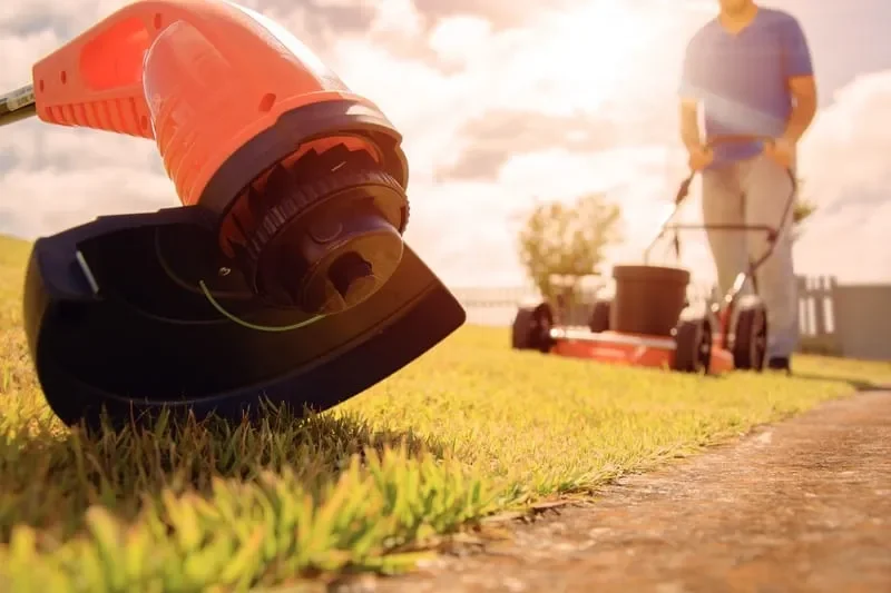 Bordeadora Eléctrica 1500 W Corte De 28cm Tramontina - Stock disponible - Herramientas