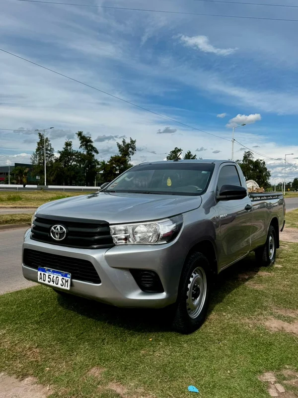TOYOTA HILUX CABINA SIMPLE 4X4 2019 - Vehículos