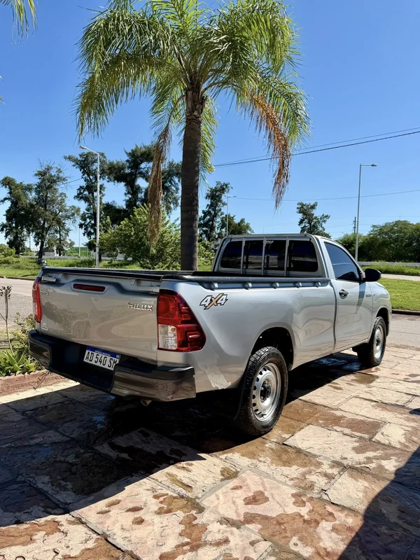 TOYOTA HILUX CABINA SIMPLE 4X4 2019 - Vehículos